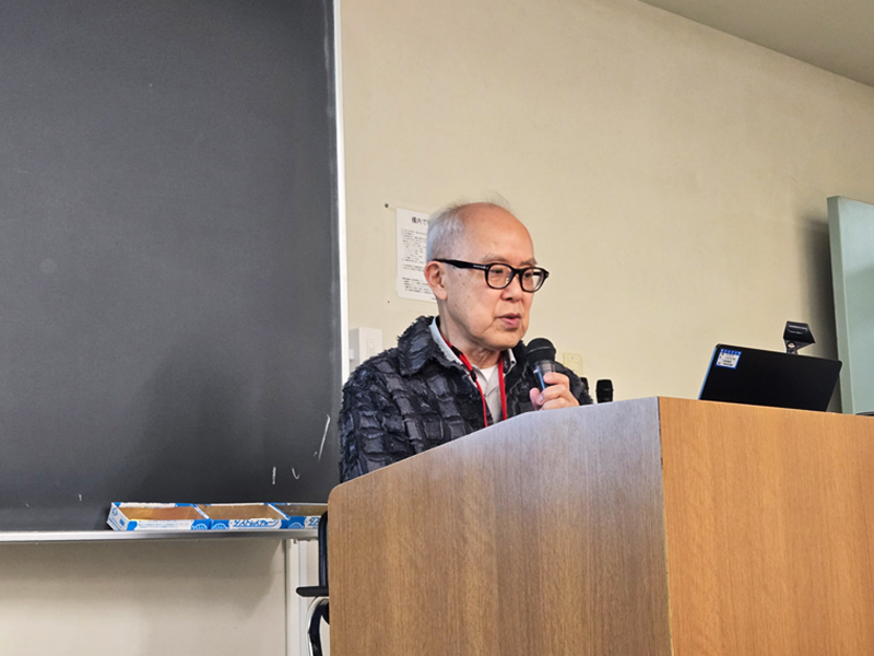 講演をするウェブアクセシビリティ推進協会　理事、情報通信政策フォーラム　理事長　山田 肇